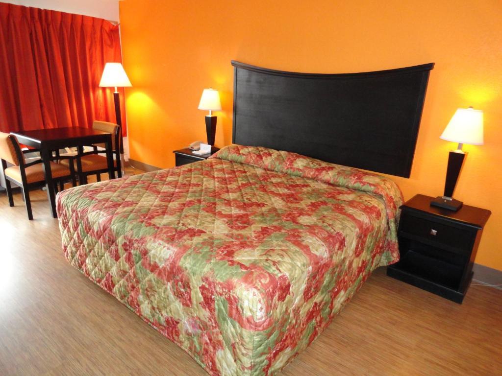 Econo Lodge Metropolis Rum bild